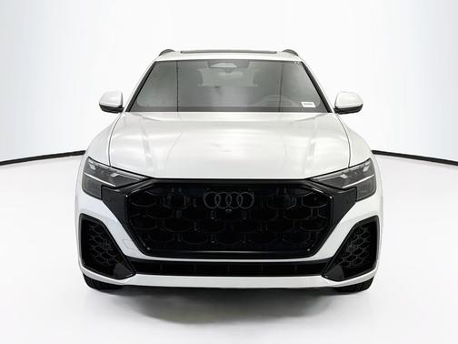 Glacier White Metallic 2027 Audi Q8 Prestige