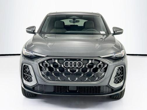 Daytona Gray Pearl Effect 2026 Audi Q5 Sportback Premium Plus TFSI quattro S tronic