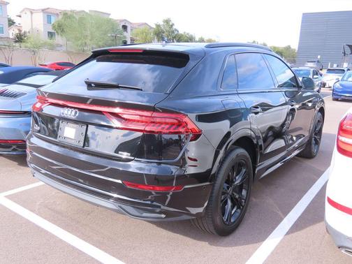 2022 Audi Q8 55 Premium Plus
