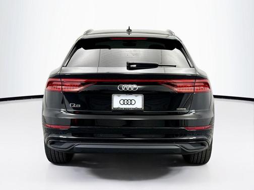 2022 Audi Q8 55 Premium Plus