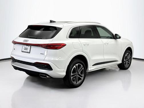 2025 Audi Q5 Premium TFSI quattro S tronic