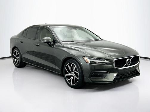 2020 Volvo S60 T5 Momentum