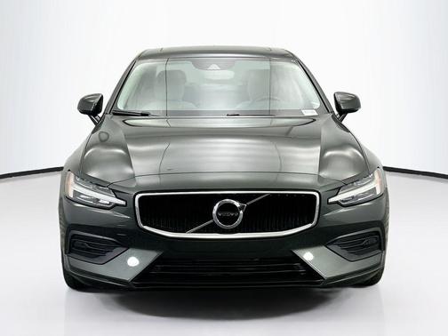 2020 Volvo S60 T5 Momentum