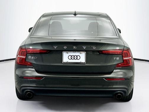 2020 Volvo S60 T5 Momentum