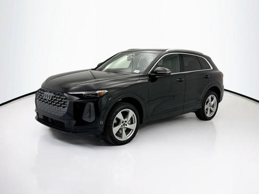Mythos Black Metallic 2026 Audi Q5 Premium Plus TFSI quattro S tronic