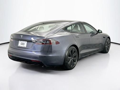 2022 Tesla Model S Base
