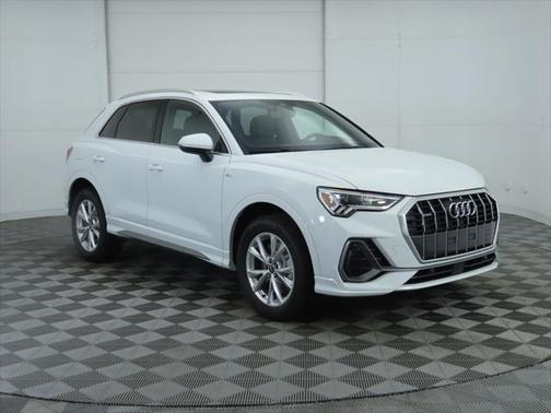 2025 Audi Q3 Premium 45 TFSI S line quattro Tiptronic