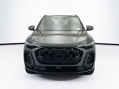 Daytona Gray Pearl Effect 2026 Audi Q5 Premium Plus TFSI quattro S tronic