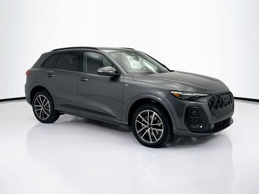 Daytona Gray Pearl Effect 2026 Audi Q5 Premium Plus TFSI quattro S tronic