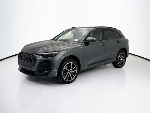 Daytona Gray Pearl Effect 2026 Audi Q5 Premium Plus TFSI quattro S tronic