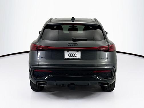 Daytona Gray Pearl Effect 2026 Audi Q5 Premium Plus TFSI quattro S tronic