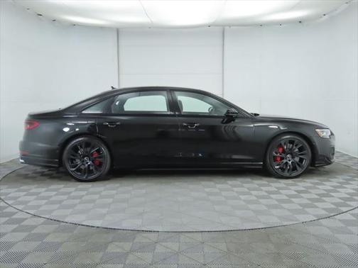 2025 Audi S8 4.0T