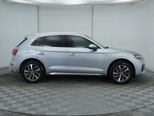 2022 Audi Q5 45 S line Premium Plus