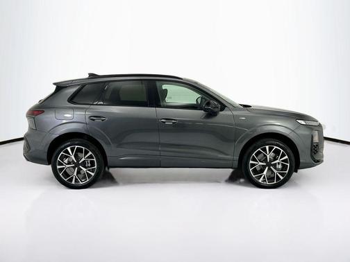 Daytona Gray Pearl Effect 2026 Audi Q3 TFSI quattro S tronic