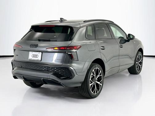 Daytona Gray Pearl Effect 2026 Audi Q3 TFSI quattro S tronic