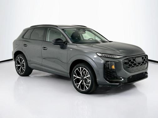 Daytona Gray Pearl Effect 2026 Audi Q3 TFSI quattro S tronic