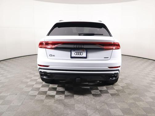 Glacier White Metallic 2022 Audi Q8 55 Premium Plus