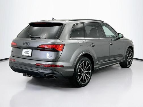 2025 Audi Q7 45 Premium Plus