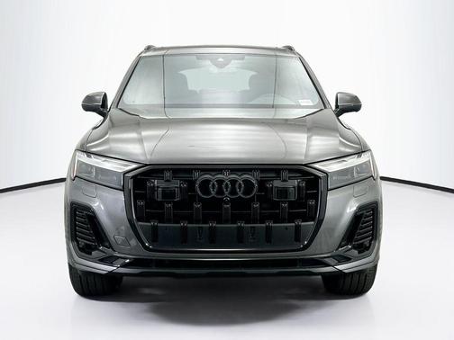 2025 Audi Q7 45 Premium Plus