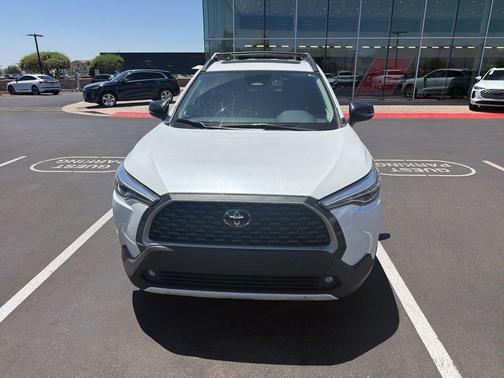 Pearl 2025 Toyota Corolla Cross XLE