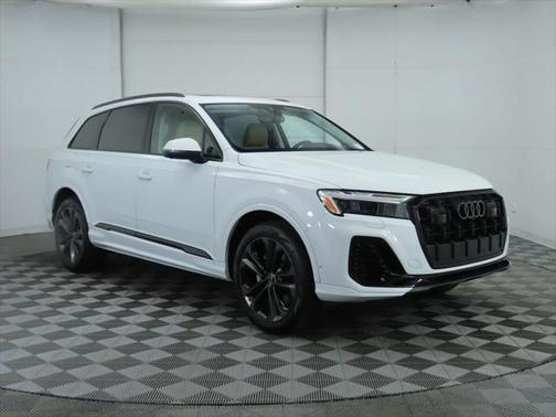2025 Audi Q7 55 Premium Plus