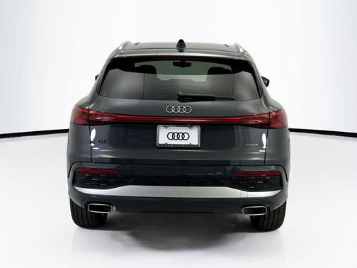 Tambora Gray Metallic 2026 Audi Q5 Premium Plus TFSI quattro S tronic