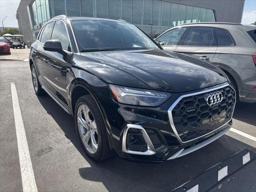 2022 Audi Q5 45 S line Prestige