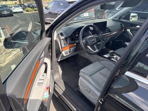 2022 Audi Q5 45 S line Prestige