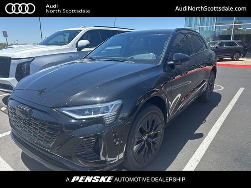 Mythos Black Metallic 2024 Audi Q8 e-tron Prestige