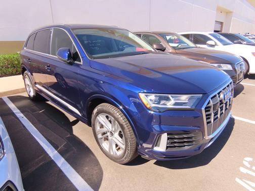 2022 Audi Q7 55 Premium Plus