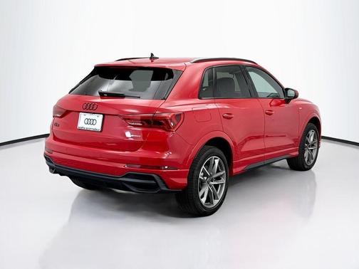 2025 Audi Q3 Premium 45 TFSI S line quattro Tiptronic