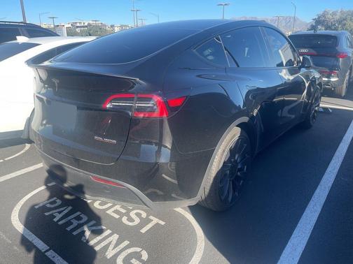 2024 Tesla Model Y Performance Dual Motor All-Wheel Drive