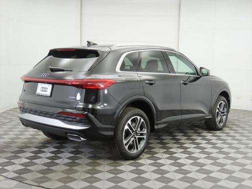 2025 Audi Q5 Premium Plus
