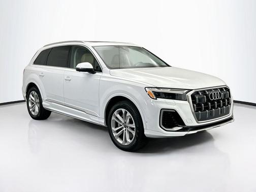 2025 Audi Q7 45 Premium Plus