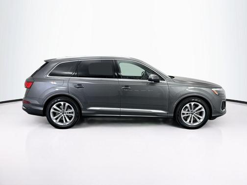 2026 Audi Q7 55 Premium Plus