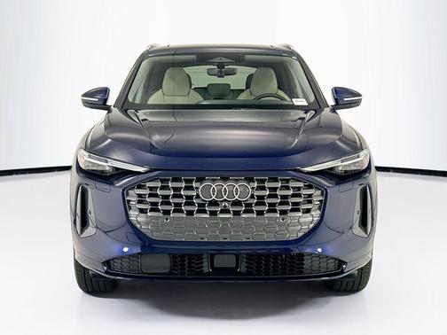Navarra Blue Metallic 2026 Audi Q5 Premium Plus TFSI quattro S tronic