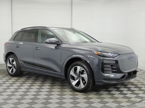2025 Audi Q6 e-tron Premium Plus quattro