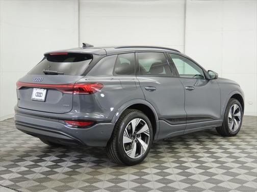 2025 Audi Q6 e-tron Premium Plus quattro