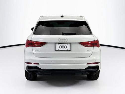 Glacier White Metallic 2025 Audi Q3 Premium 45 TFSI S line quattro Tiptronic