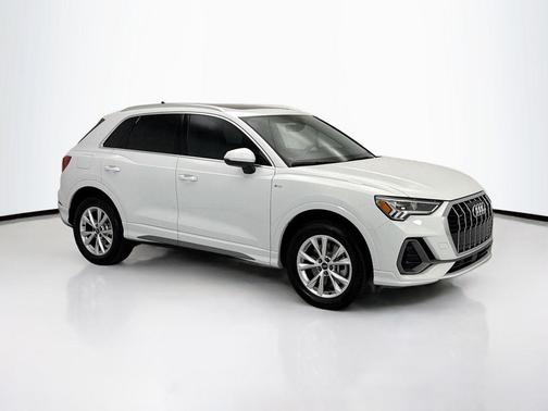 Glacier White Metallic 2025 Audi Q3 Premium 45 TFSI S line quattro Tiptronic