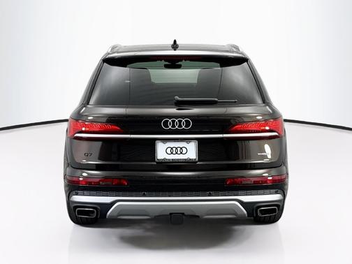 Tamarind Brown Metallic 2026 Audi Q7 55 Premium Plus
