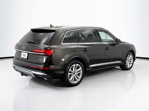 2026 Audi Q7 55 Premium Plus
