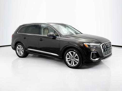 Tamarind Brown Metallic 2026 Audi Q7 55 Premium Plus