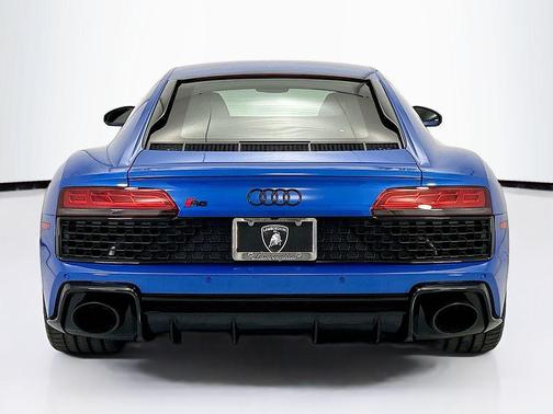 Ara Blue Crystal Effect 2021 Audi R8 5.2 V10