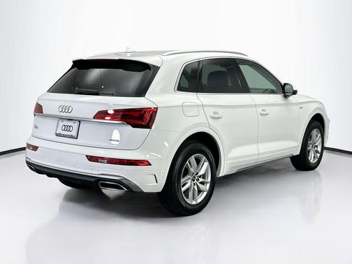 2023 Audi Q5 45 S line Premium