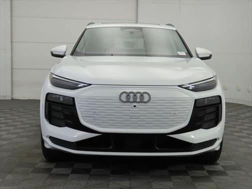 2025 Audi Q6 e-tron Premium Plus quattro