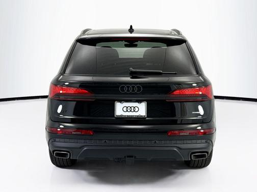 Mythos Black Metallic 2026 Audi Q7 45 Premium Plus