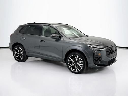 Daytona Gray Pearl Effect 2026 Audi Q3 TFSI quattro S tronic