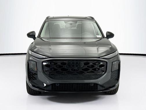 Daytona Gray Pearl Effect 2026 Audi Q3 TFSI quattro S tronic