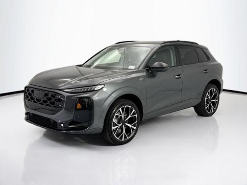 Daytona Gray Pearl Effect 2026 Audi Q3 TFSI quattro S tronic